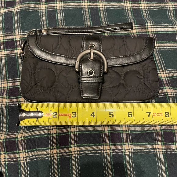 Coach wristlet - Picture 4 of 5
